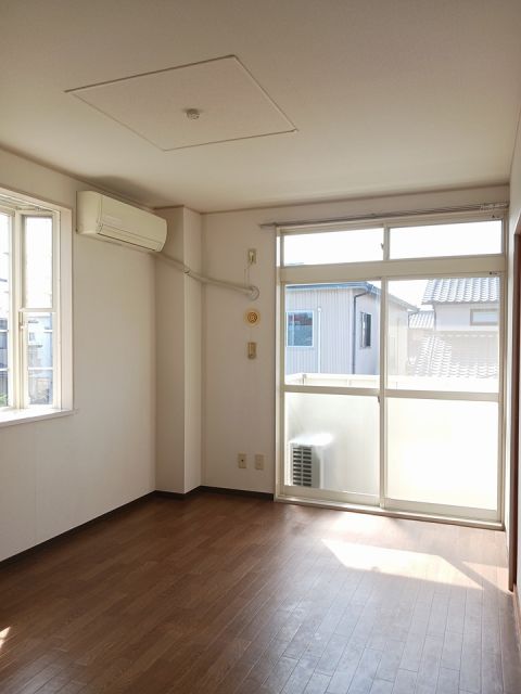 ＪＲ東海道本線 豊田町駅 徒歩35分 2階建 築34年の居間写真