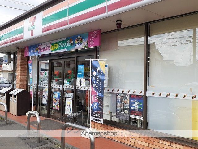 コンビニ　セブンイレブン友部八雲店（コンビニ）まで815m