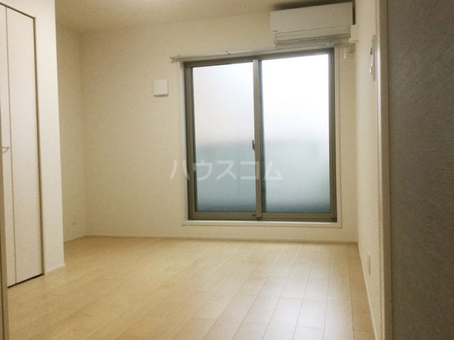 くすのきアパートメントIの居間写真