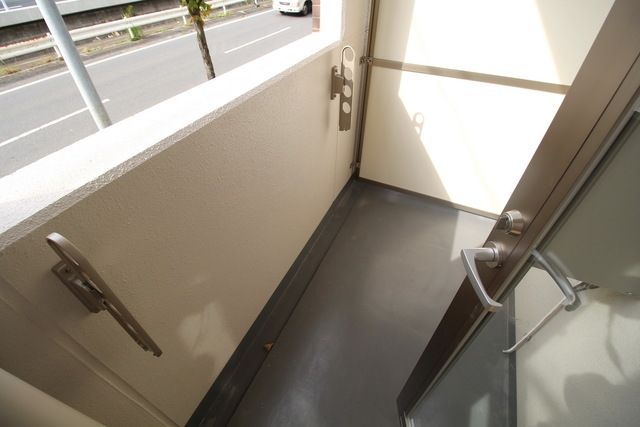 バルコニー　同物件別部屋写真