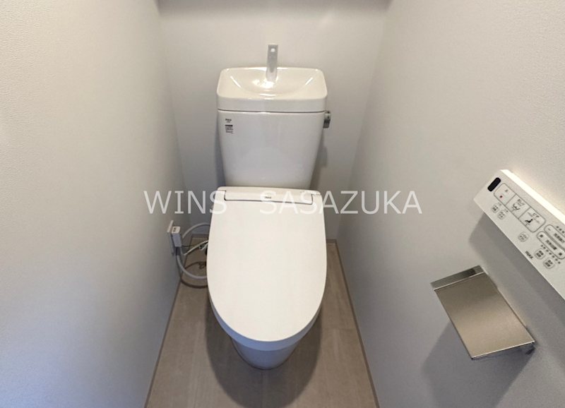 東京メトロ丸ノ内線 方南町駅 徒歩4分 4階建 築4年のトイレ写真