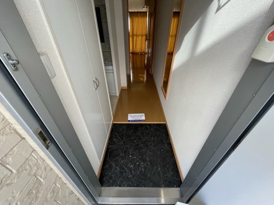 玄関　※別部屋の写真です