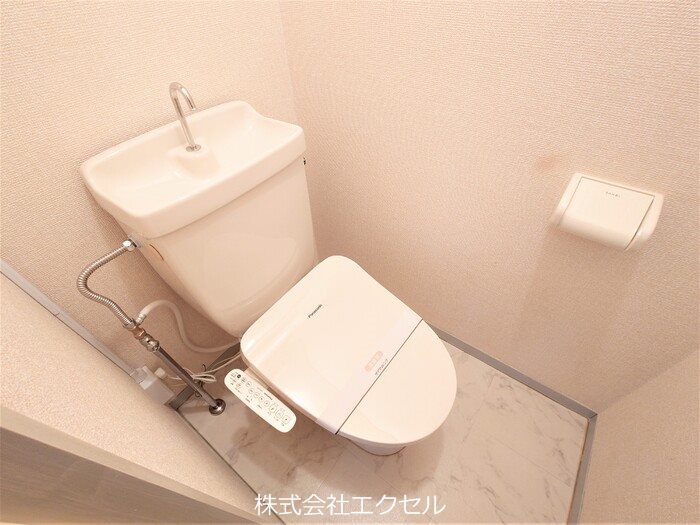 西武拝島線 拝島駅 バス乗車時間：14分 最寄りバス停で下車 徒歩4分 2階建 築35年のトイレ写真