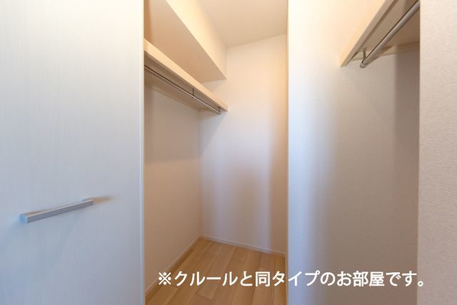 ＪＲ紀勢本線 宮前駅 徒歩16分 2階建 新築の内装写真