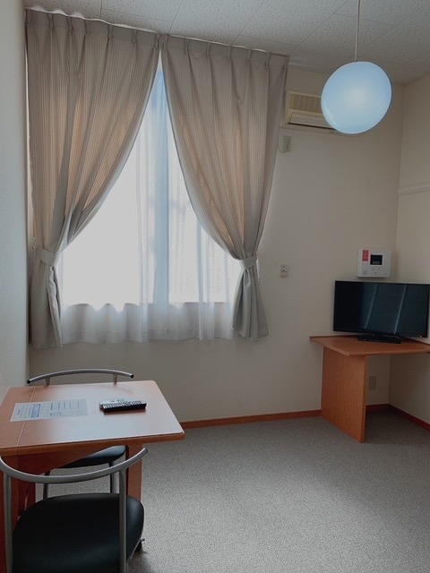 レオパレス政木の居間写真