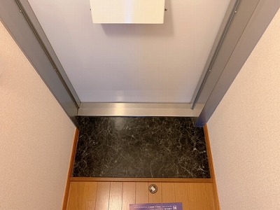 レオパレス政木の玄関写真