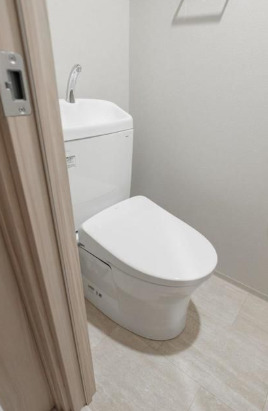 東京メトロ日比谷線 八丁堀駅 徒歩4分 12階建 築2年のトイレ写真