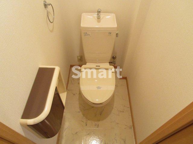 ＪＲ中央線 中野駅 徒歩12分 3階建 築25年のトイレ写真