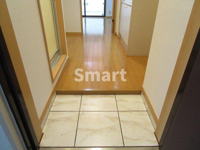 ＪＲ中央線 中野駅 徒歩12分 3階建 築25年の玄関写真