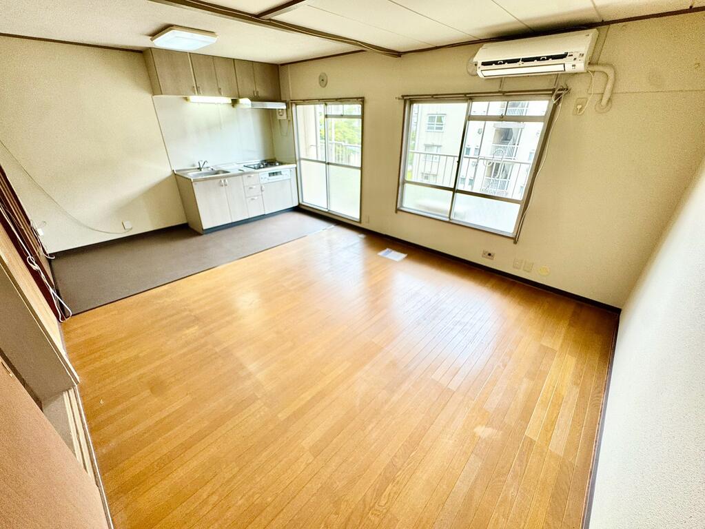 グリーンハイツ 31号棟の居間写真