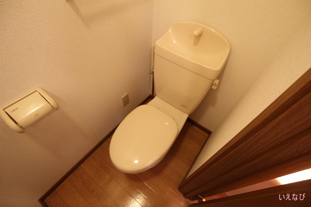 ＪＲ福塩線 高木駅 徒歩10分 2階建 築25年のトイレ写真