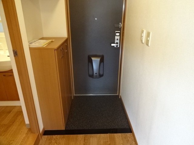 プリオール西野 壱番館の玄関写真