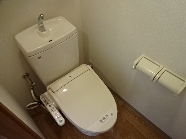 プリオール西野 壱番館のトイレ写真