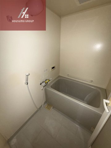 バス・シャワールーム　落ち着いた空間のお風呂です