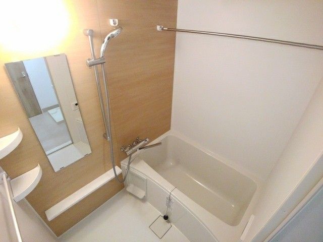 バス・シャワールーム　反転タイプのお部屋となります。