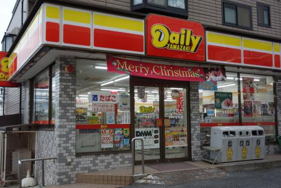 コンビニ　デイリーヤマザキ神戸魚崎駅前店（コンビニ）まで84m