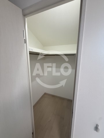 収納　ウェルスクエア長居公園II　ウォークインクローゼット
