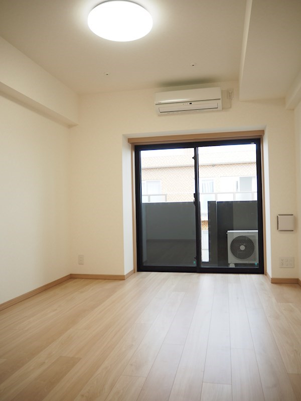 居室・リビング　※反転タイプ