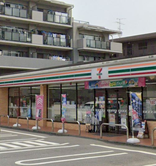 コンビニ　セブンイレブン 狛江西野川4丁目店（コンビニ）まで37m