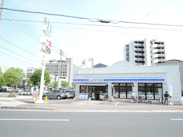 コンビニ　ローソン高知小津町店（コンビニ）まで445m