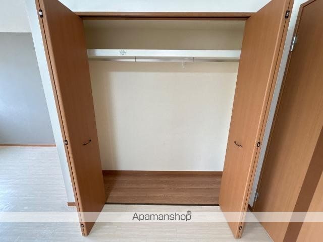Acrossの内装写真