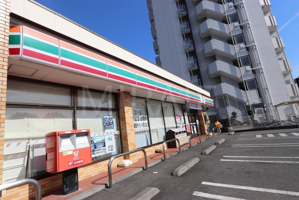 コンビニ　セブンイレブン原町田店（コンビニ）まで330m