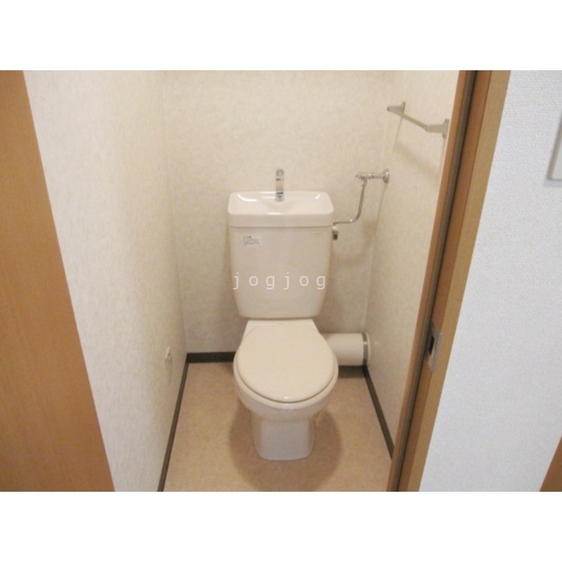 トイレ　当社サービスセンターで温水洗浄便座の設置承ります★