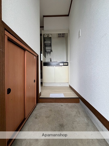 東急東横線 妙蓮寺駅 徒歩7分 2階建 築33年の玄関写真