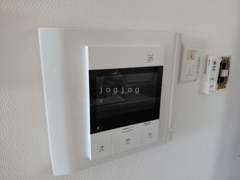 セキュリティ　モニター付きインターホンで来客確認も安心です！