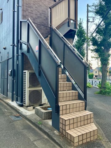 エントランス　清潔なエントランスです