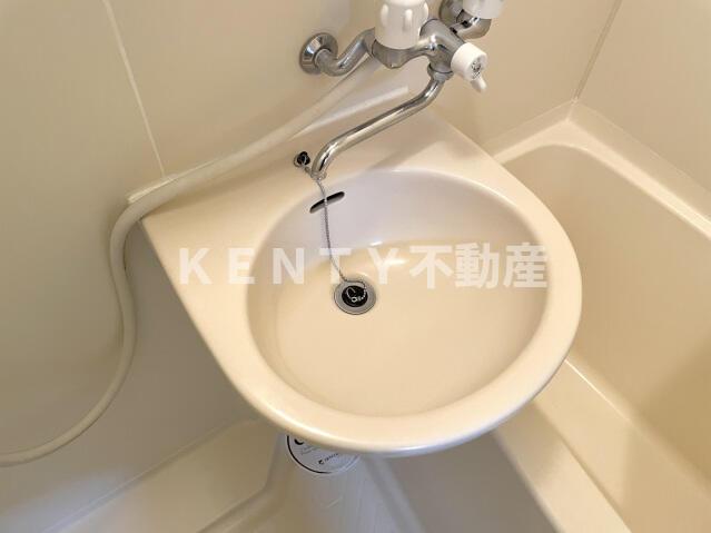 洗面設備　脱衣スペースもあります