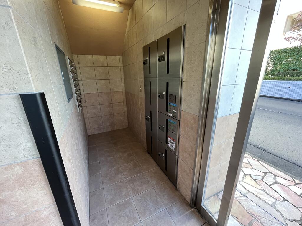 平和マンション榴ヶ岡の外観写真
