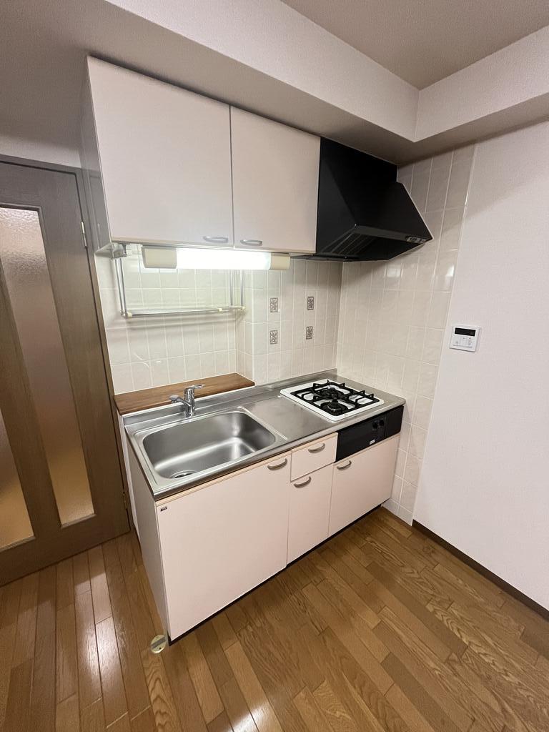 平和マンション榴ヶ岡のキッチン写真