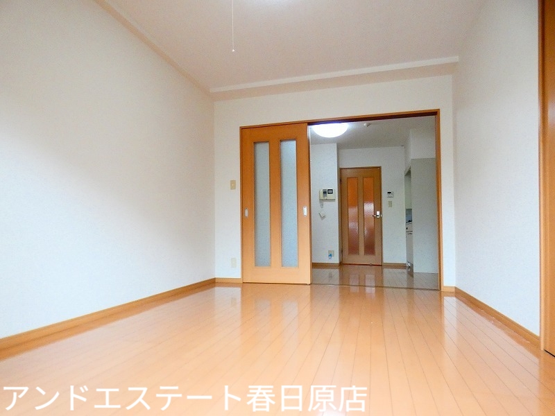 西鉄天神大牟田線 都府楼前駅 徒歩4分 9階建 築20年の居間写真
