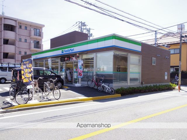 コンビニ　ファミリーマート（コンビニ）まで578m