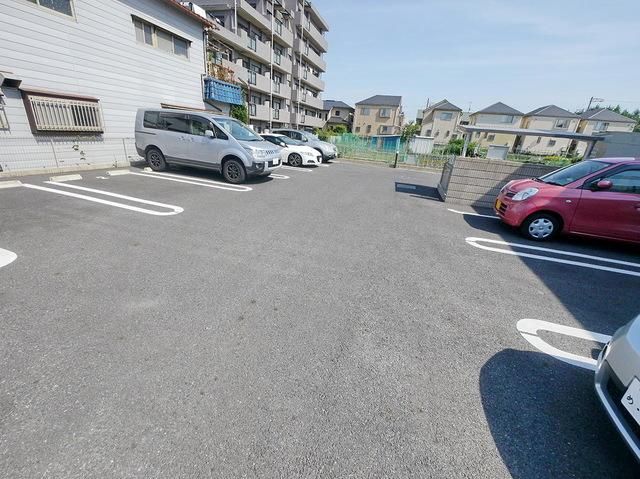 駐車場　駐車場