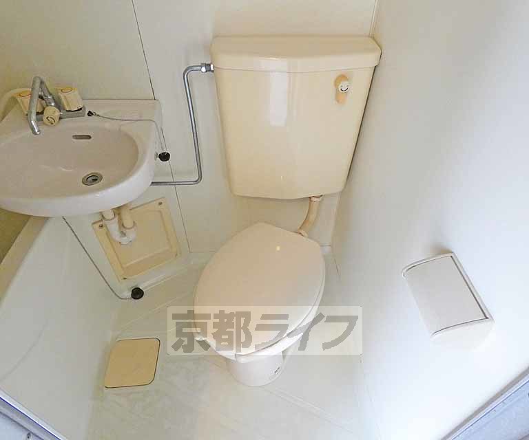 地下鉄烏丸線 竹田駅 徒歩5分 5階建 築36年のトイレ写真