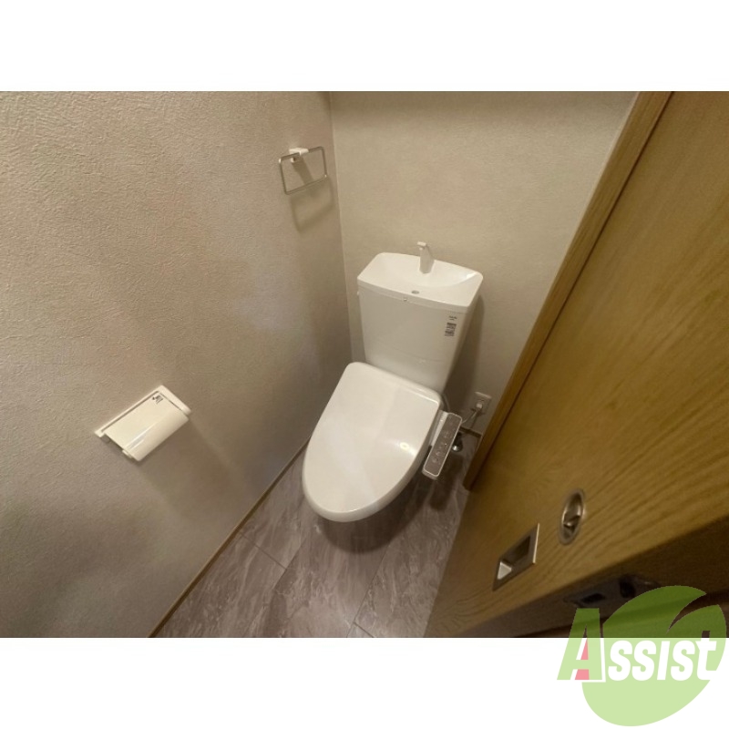 トイレ　トイレの写真です。清潔感があり、キレイですね。
