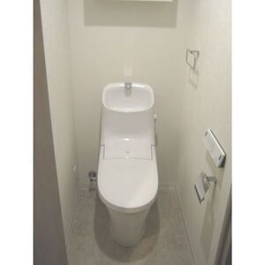 京成押上線 四ツ木駅 徒歩11分 8階建 築8年のトイレ写真