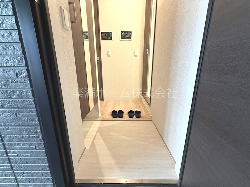 GRAMM六地蔵B棟の玄関写真