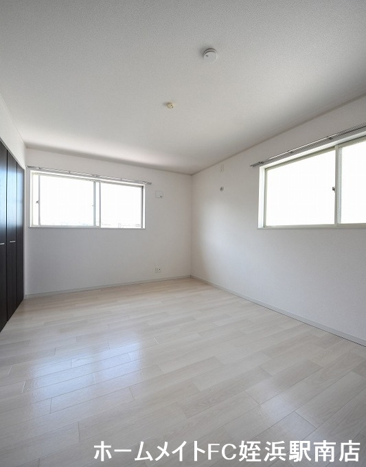 その他　★独立部屋は採光も広さも十分！★