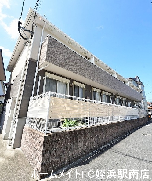 建物外観　★小学校傍で通学も安心な立地♪★