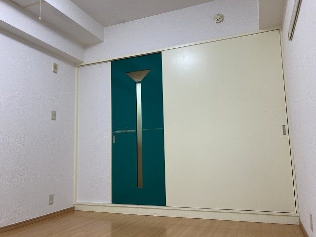 居室・リビング　同物件別部屋