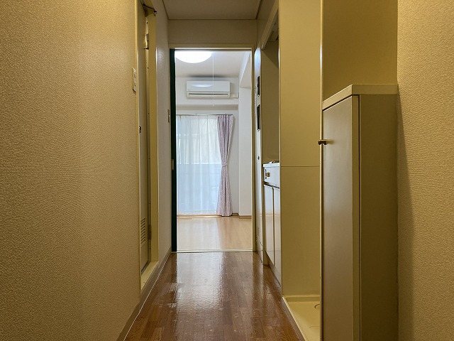 玄関　同物件別部屋