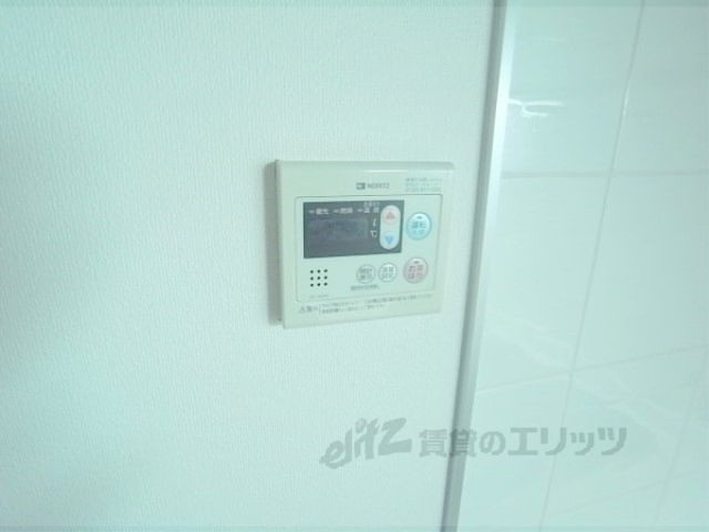 その他設備　給湯器リモコン