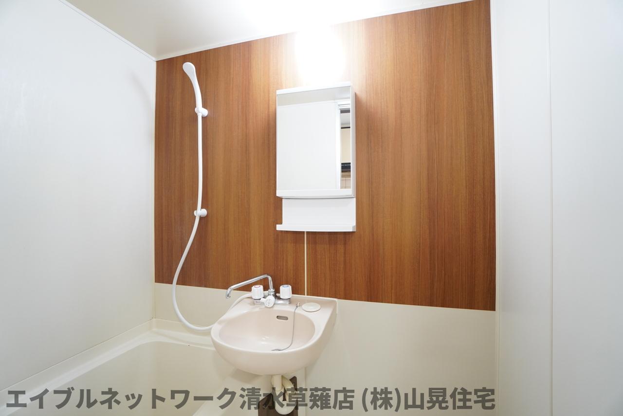 洗面設備　脱衣スペースもあります