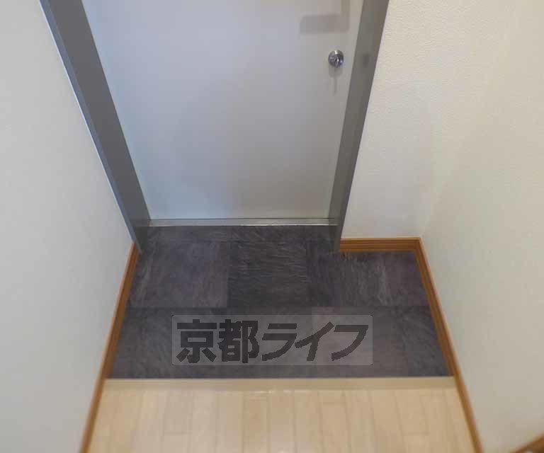 京阪本線 三条駅 徒歩7分 2階建 築18年の玄関写真