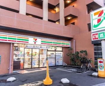 コンビニ　セブンイレブン荒川南千住５丁目店（コンビニ）まで124m