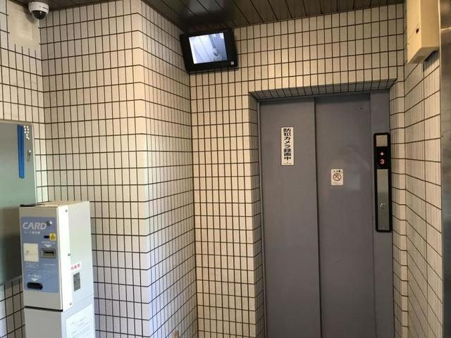 セキュリティ　１階：エレベーター内を確認できます