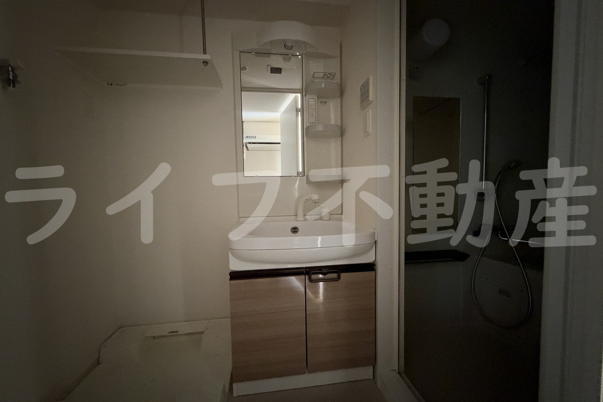 洗面設備　独立洗面化粧台付き